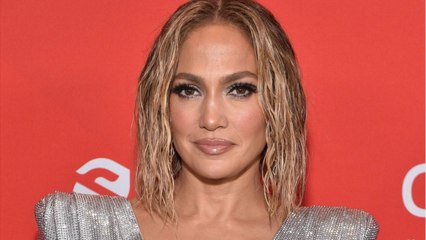 VOICI : Jennifer Lopez pose avec ses jumeaux : ses fans débattent sur leur ressemblance