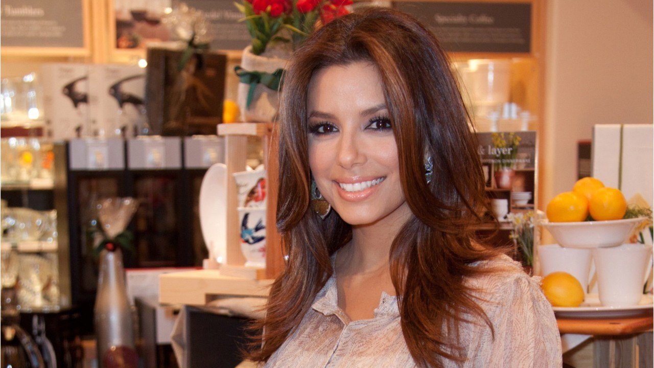 VOICI - Eva Longoria nous partage sa recette de guacamole
