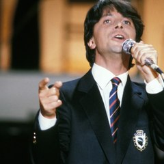 VOICI SOCIAL // Hervé Vilard parle de la mort de sa compagne enceinte dans un accident de voiture (1)