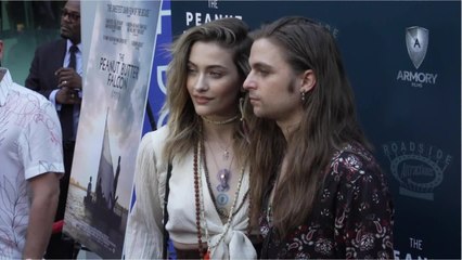 Voici - PHOTO Paris Jackson : cet étrange message en référence à son enfance avec Michael Jackson