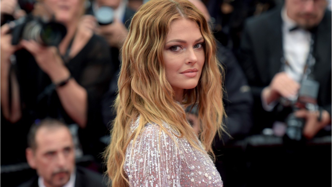 VOICI Caroline Receveur : sans maquillage, elle dévoile son acné hormonale