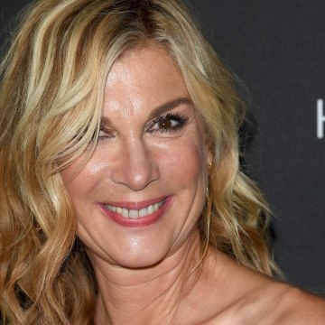 VOICI // SOCIAL Michèle Laroque Terrorisée Par Son Père : J’allais Vomir Après Tous Les Repas