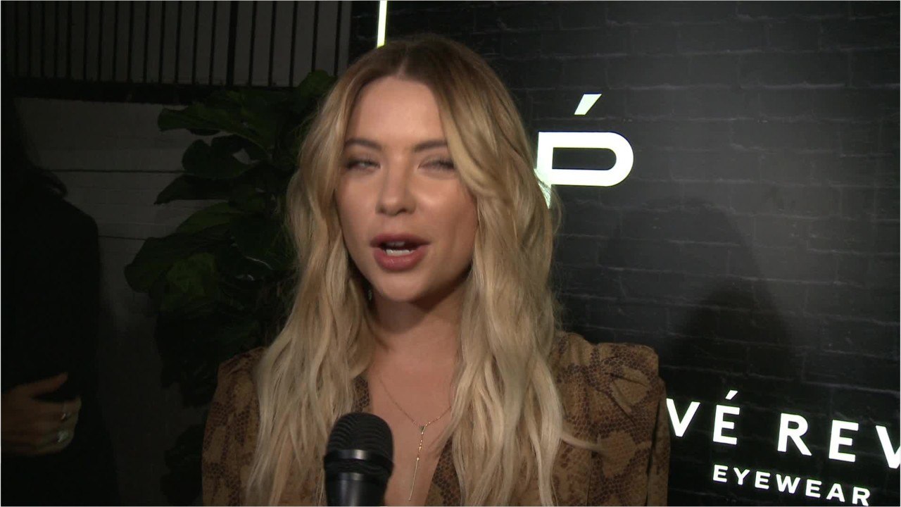 Voici - Cara Delevingne et Ashley Benson : le couple s’est marié à Las Vegas !