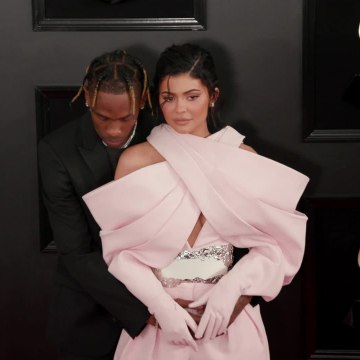 VOICI // SOCIAL - Kylie Jenner Bientôt Mariée À Travis Scott ? Cet Indice Qui Sème Le Doute