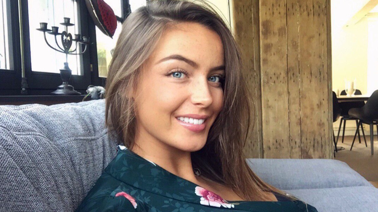 VOICI - Miss France 2021 : qui est Laura Cornil...