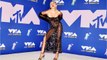 VOICI-PHOTOS MTV Video Music Awards : la tenue (très) osée de Miley Cyrus sur le tapis rouge