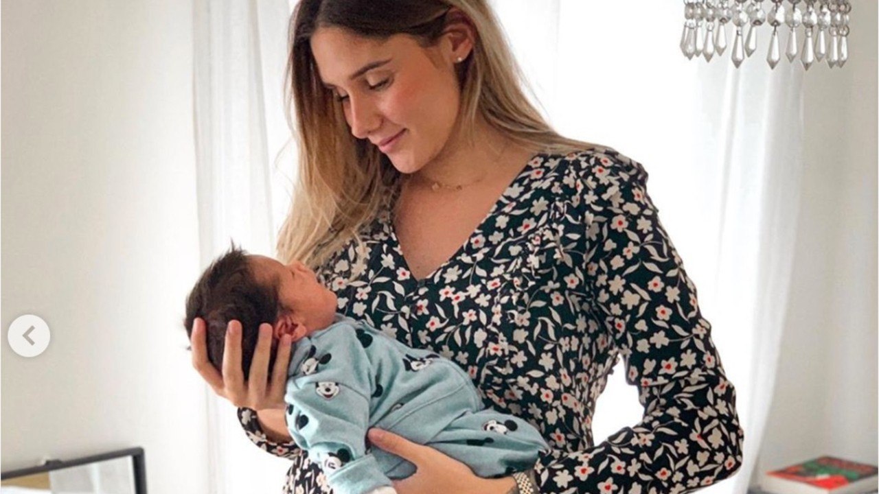 VOICI - Jesta Hillmann gâte ses fans avec de nouveaux clichés de son fils