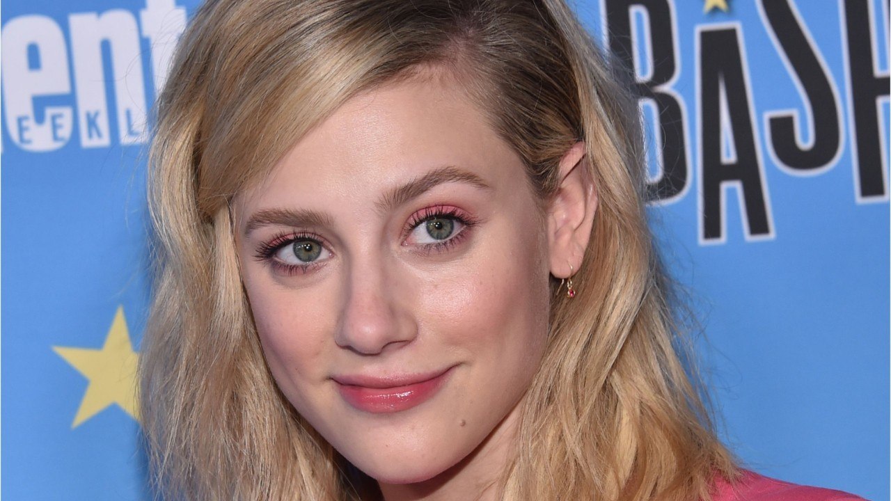 VOICI PHOTO Lili Reinhart et Cole Sprouse répon...