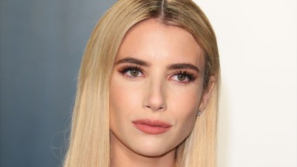 VOICI - Emma Roberts : l'actrice dévoile son baby bump et révèle le sexe de son enfant