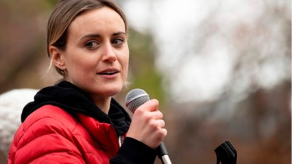 Voici - Taylor Schilling d'Orange Is the New Black fait son coming-out et présente sa chérie