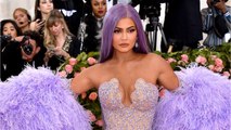 VOICI - Kylie Jenner : son business sévèrement critiqué par un célèbre youtubeur américain