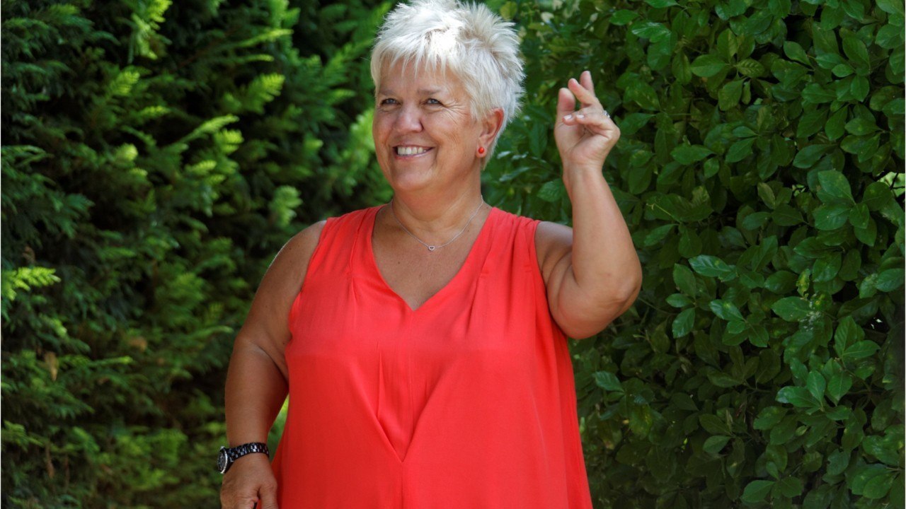 VOICI Mimie Mathy : comment la comédienne a rendu un bel hommage à son papa dans Joséphine, ange gardien