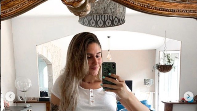 VOICI - Jesta (Koh-Lanta) : sa belle réponse aux critiques sur sa grossesse et son mariage avec Benoît