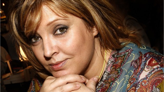 VOICI Laurence Boccolini méconnaissable en brune, ses fans approuvent