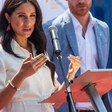 Voici - Le Prince Harry Et Meghan Markle Ont-ils Été Virés Par Le Prince Charles D'une Fête ? La Vidéo Qui Interroge (1)