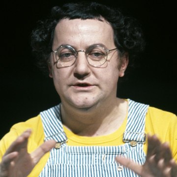 VOICI // SOCIAL - Hommage Coluche