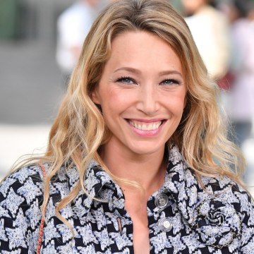 VOICI social - Laura Smet : Son Hommage Émouvant À Son Père Johnny Hallyday Le Jour De Son Mariage (1)