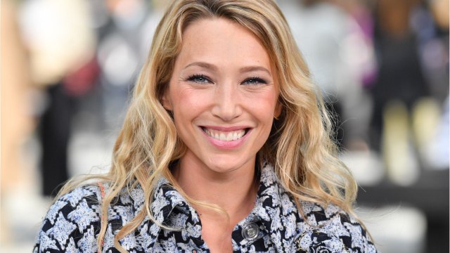 VOICI - Laura Smet a 36 ans : ce message émouvant qu’elle a écrit à son père, Johnny Hallyday