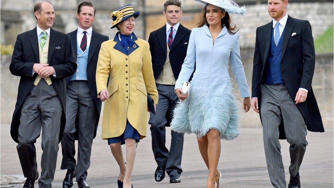 VOICI Meghan Markle et le prince Harry hackés : des photos privées de leur mariage se retrouvent sur la Toile