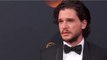 VOICI - Kit Harington (Game of Thrones) en désintox : l'incroyable geste de ses fans