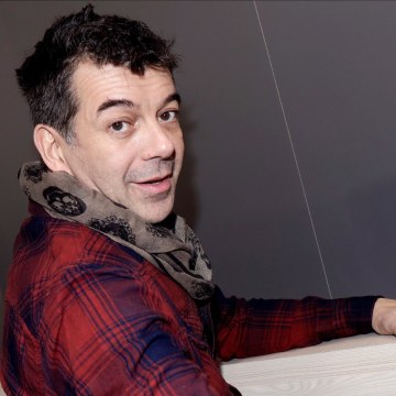 VOICI // Social - En Deuil, Stéphane Plaza Publie Une Photo De Sa Mère Jeune Et Un Message Déchirant