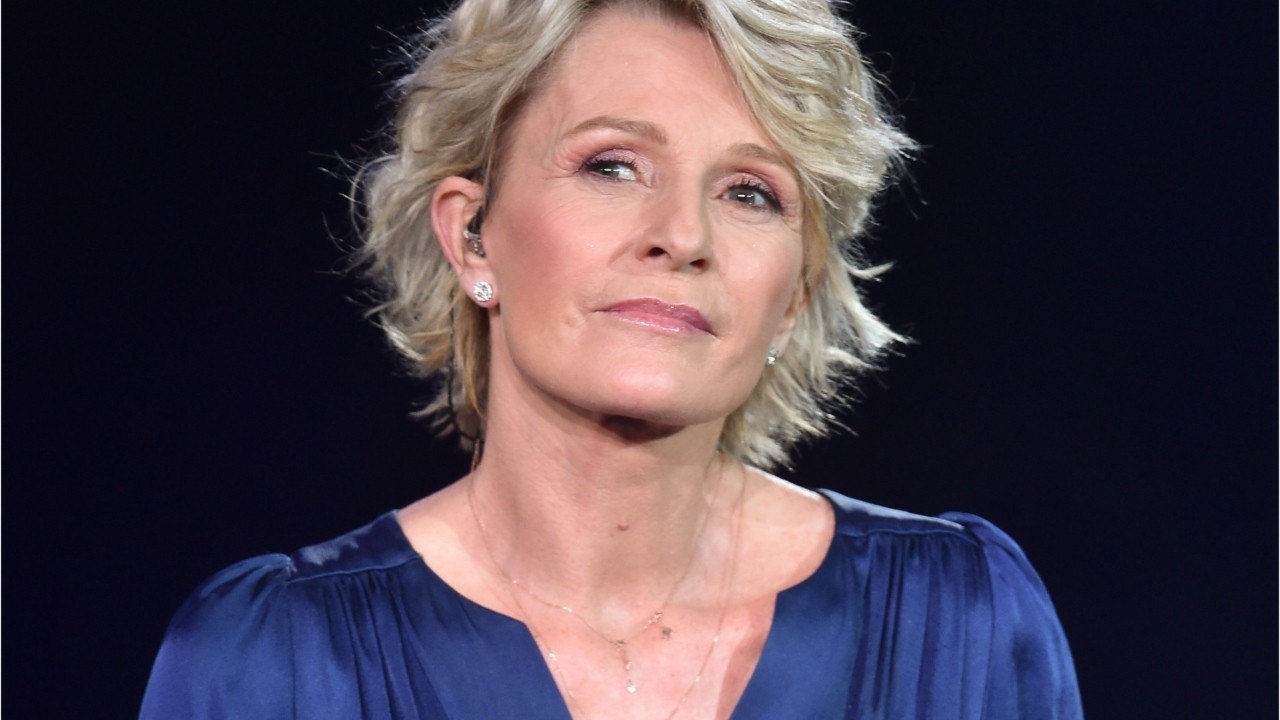 VOICI - Affaire conclue : Sophie Davant pense prendre un acheteur en flagrant délit de triche