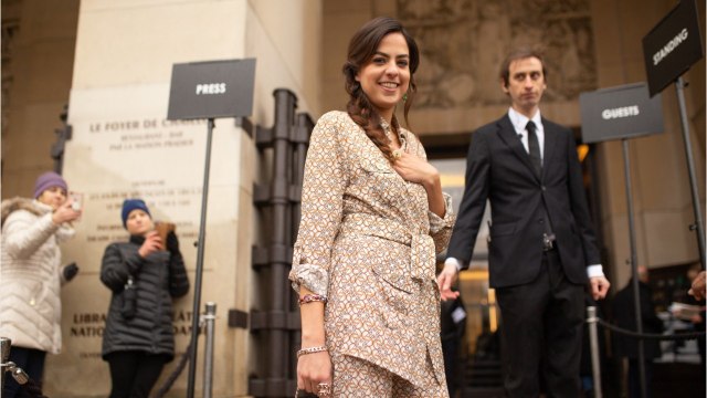 VOICI - Alain Delon : sa fille Anouchka pousse encore un gros coup de gueule… topless