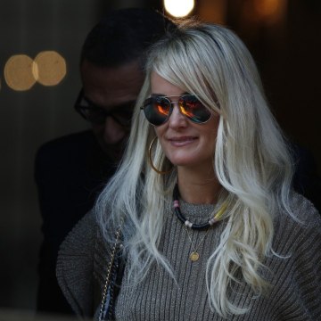 VOICI social - Testament De Johnny Hallyday : Nouveau Coup Dur Pour Laeticia, Lâchée Par La Justice Américaine (1)