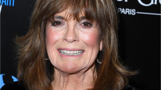 VOICI : Linda Gray dévastée : la star de Dallas annonce le décès de son fils Jeff Thrasher à 56 ans