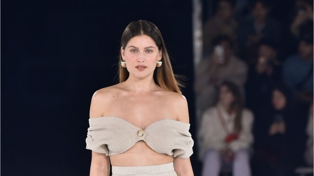 VOICI - PHOTO Après dix ans d’absence, Laetitia Casta remonte sur un podium… dans une tenue très sexy