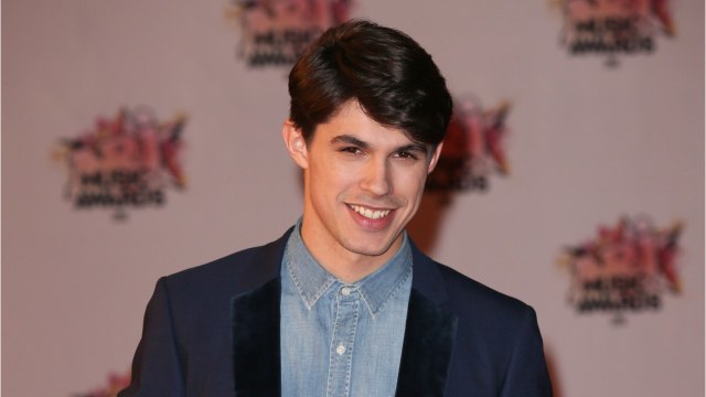 VOICI - Lilian Renaud : Le Gagnant De The Voice Règle Ses Comptes Avec Sa Maison De Disques (1)