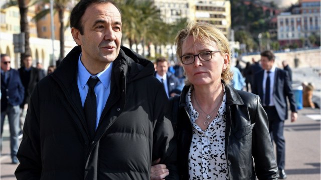 VOICI- Jacques Chirac : la vive émotion de sa fille Claude lors de l’inauguration d’une statue à son effigie