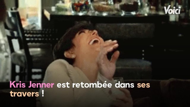 VOICI - Kris Jenner choque en dévoilant sa fille Kendall entièrement nue