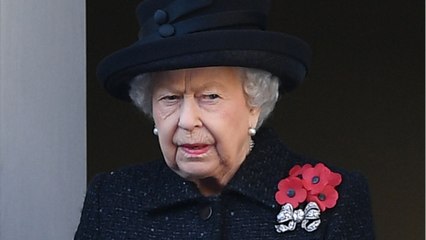 VOICI - Elizabeth II : une liaison révélée dans The Crown ? Un proche de la reine s’insurge et prend sa défense