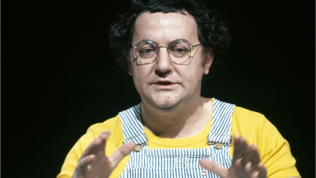 VOICI-Mort de Coluche : son fils Marius met les choses au clair sur les rumeurs qui entourent son décès