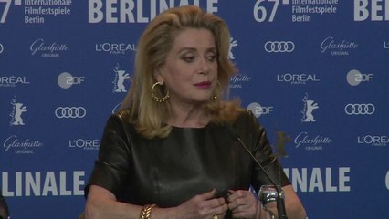 VOICI - Catherine Deneuve dans la tourmente : son petit-fils a été incarcéré