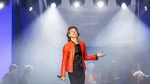 VOICI - Mick Jagger malade : après l'annulation des concerts, le chanteur des Stones se dit « dévasté »