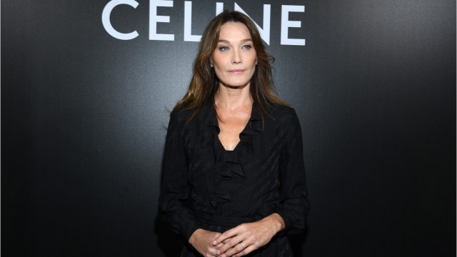 VOICI-PHOTO Carla Bruni seins nus : ce cliché qui va ravir ses admirateurs