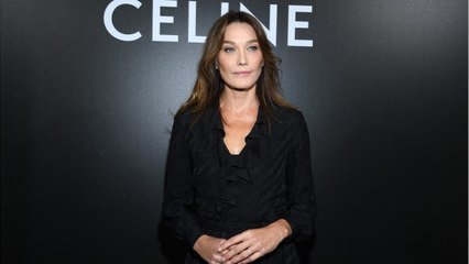 VOICI-PHOTO Carla Bruni seins nus : ce cliché qui va ravir ses admirateurs