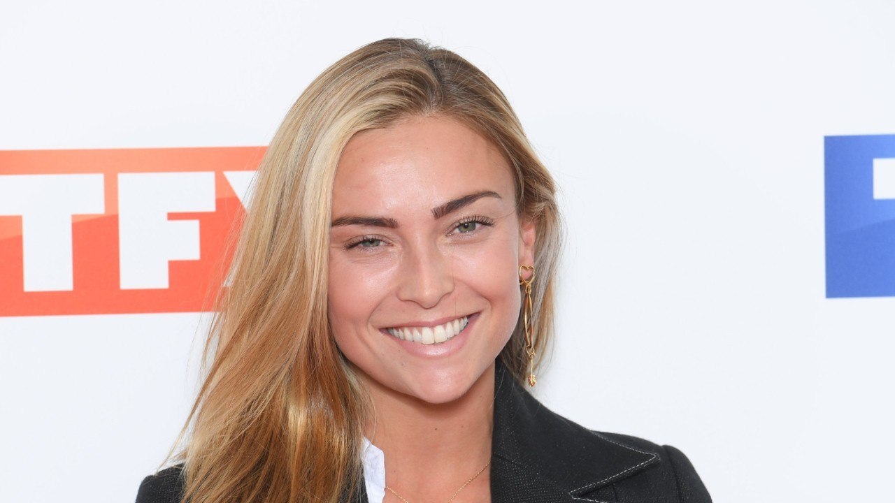 VOICI - Inès Vandamme sexy en bikini, elle fête la levée du confinement