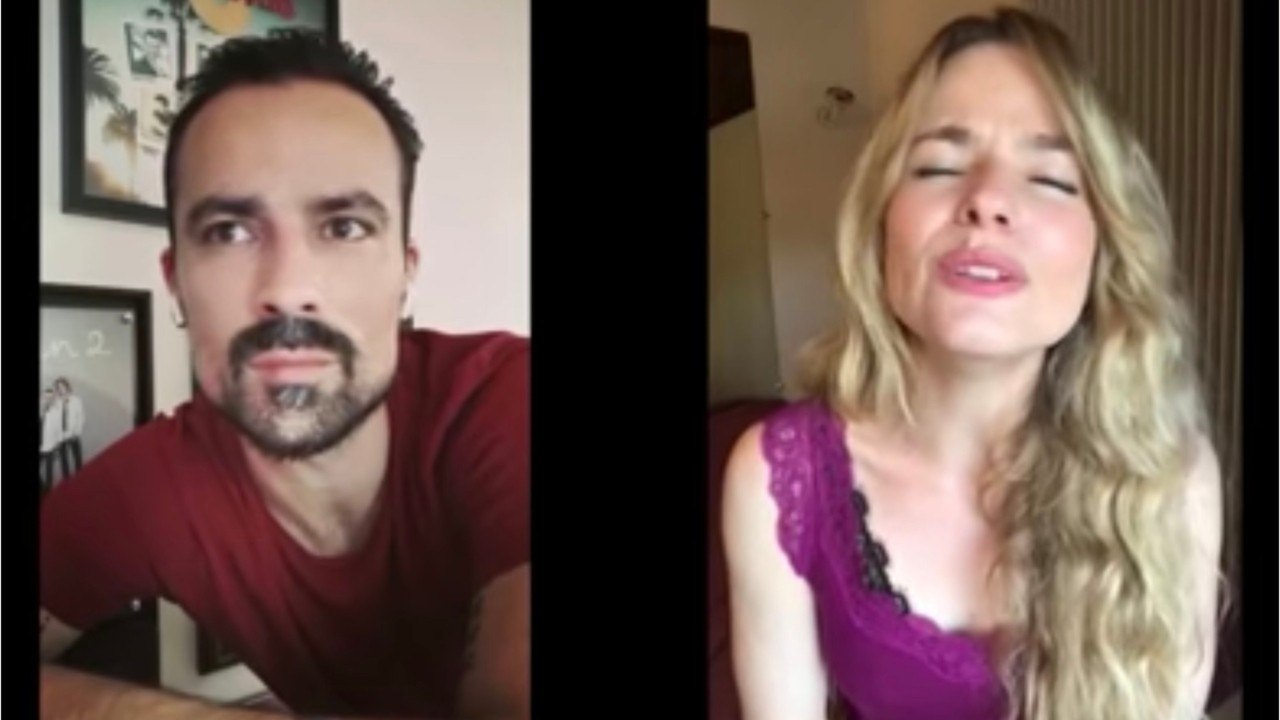 Voici - Confinés, Damien Sargue et Cécilia Cara reprennent Roméo et Juliette en visio