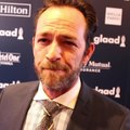 VOICI social - Mort De Luke Perry : La Réunion Secrète Et Très Émouvante Des Acteurs De Beverly Hills (1)