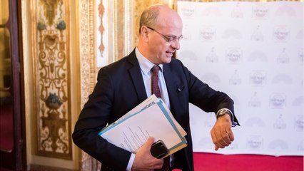 VOICI - La reprise obligatoire de l'école critiquée : la réponse de Jean-Michel Blanquer