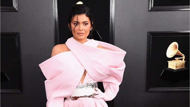 VOICI - Kylie Jenner et Jordyn Woods rabibochées ? Le cliché qui sème le doute !