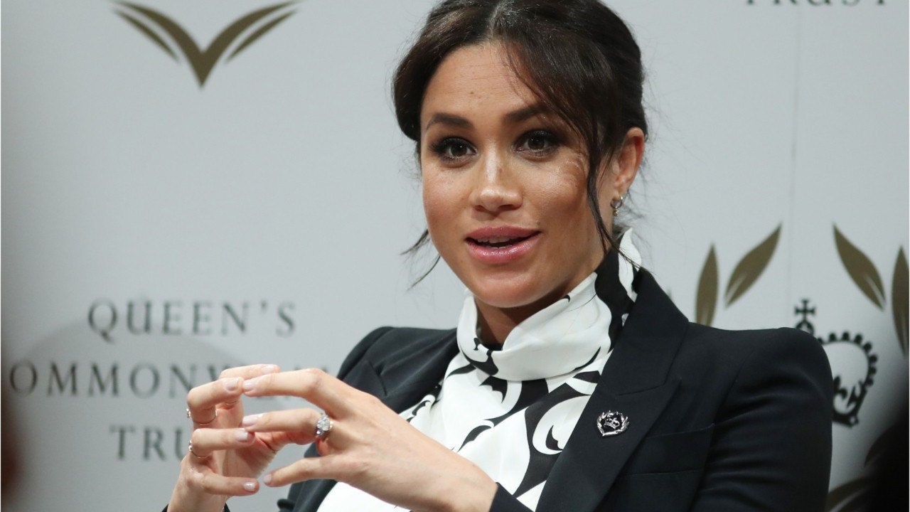 VOICI - Meghan Markle lâchée par son bras droit, cette nouvelle démission qui inquiète