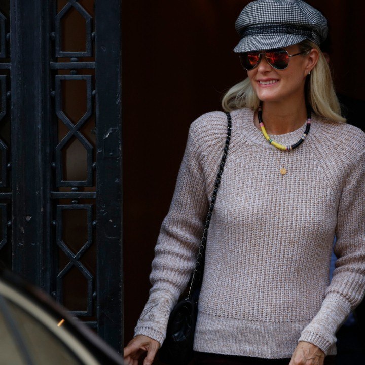 VOICI SOCIAL - PHOTOS Laeticia Hallyday : Cette Partie De Son Corps Qui Choque Les Fans De Johnny (1)