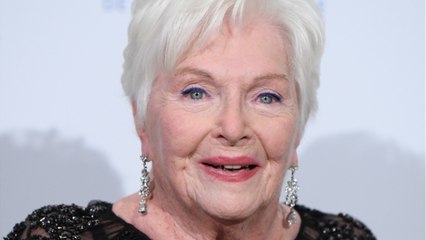 VOICI - Line Renaud épuisée : pourquoi le confinement lui a été bénéfique