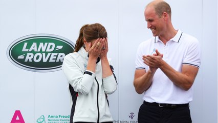 VOICI - Kate Middleton et William : leur attitude qui surprend les journalistes