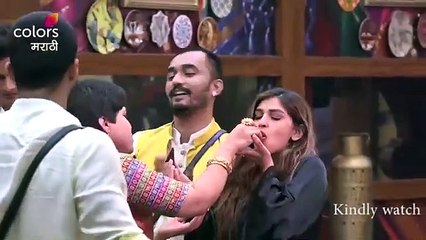 Bigg Boss Marathi Update Housemates celebrate Trupti Desais birthday