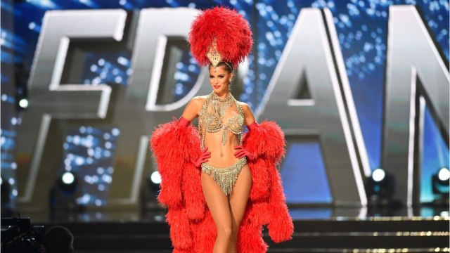 VOICI - Iris Mittenaere devient meneuse de revue dans un grand cabaret parisien